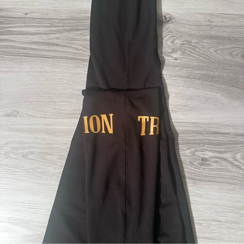 True Religion Women’s Black Leggings with Gold Logo - Size XL - Picture 6 of 7